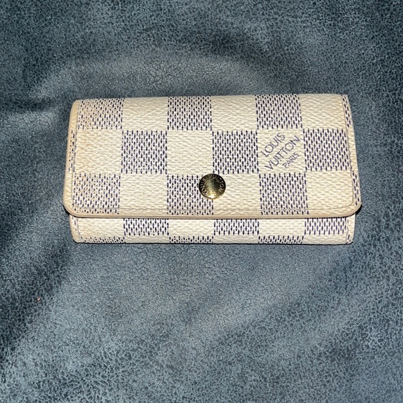 Louis Vuitton Accessories - 🔑 SNAP BUTTON DAMIER AZUR 4 HOOK KEY HOLDER, AUTHENTIC LV. 🔑